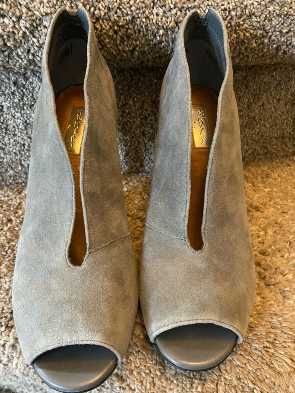 Halogen Gray Suede Stiletto Ankle Pumps size 6.5 M EUC heel studs design